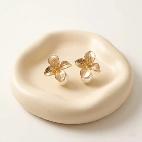 گوشواره آویز گل مرواریدی کد 5200