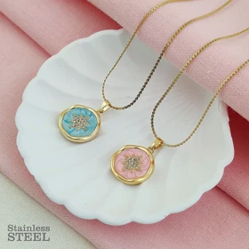 گردنبند استیل طرح آسمان شب میناکاری شده