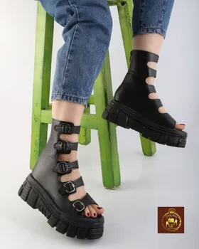 صندل لژدار و ساق‌دار زنانه پنج سگک