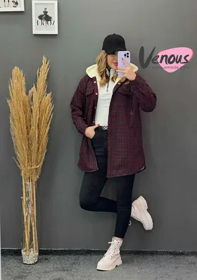پالتو چهارخونه داخل ببعی