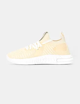 کفش ورزشی زنانه Adidas