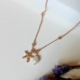 گردنبند ظریف طرح ستاره دریایی و آویز مروارید – آبکاری رزگلد