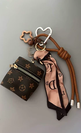 چارم بگ lv bag