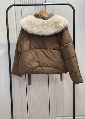 کاپشن یقه خزدار