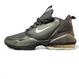 نایک ساواج مشکی