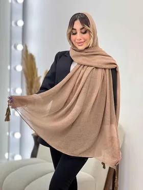 شال پلیسه منگوله‌دار