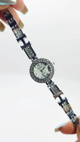 ساعت مچی زنانه مجلسی EHHE نگین‌دار با موتور کوارتز