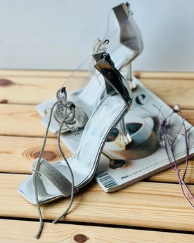 کفش عروسکی نقره