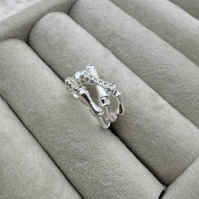 انگشتر نقره ای طرح جواهر