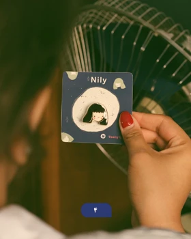 مگنت/ سنجاق سینه‌های نیلی