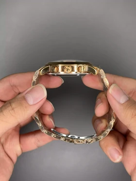 ساعت مچی واشرون کنستانتین کورنوگراف بند رزگلد صفحه کرمی Vacheron Constantin Geneve