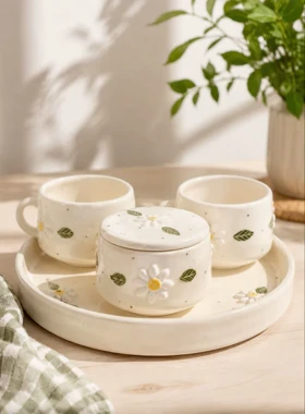چای خوری دو نفره سرامیک گرد برجسته بابونه