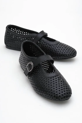 کالج زنانه luvishoes luvishoes