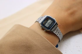 کاسیو نوستالژی زنانه رنگ سفید ، نوستالژی تمام استیل ،ضد آب ، دارای چراغ دید در شب ، آلارم ، کرنومتر ، تاریخ هفته و ماه ، قطر زنانه 24میل