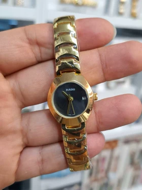 ساعت مچی زنانه رادو Rado موتور کوارتز باکیفیت و طراحی زیبا (طلائی صفحه مشکی)