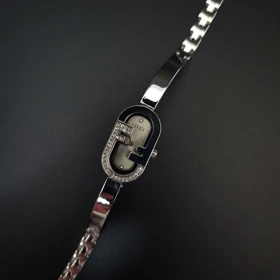 ساعت مچی زنانه فندی Fendi رنگ ثابت استیل316 با موتور کوارتز ژاپن (کرم)