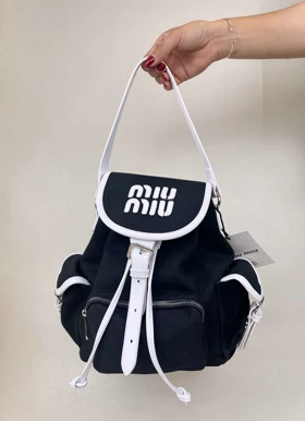 کوله پشتی اسپرت میو میو دهنه تاشو MIU MIU کد 1655 (مشکی)