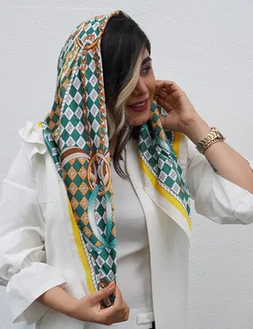 روسری ساتن ابریشم رنگ سبز السا