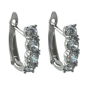 گوشواره حلقه‌ای زنانه ژوپینگ مدل درخشانا طرح جواهری نگین‌دار نقره‌ای