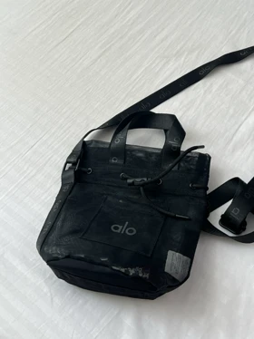 مینی‌بگ اسپرت زنانه الو یوگا Alo Yoga مدل Sheer Duffle