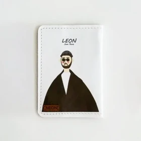 کاور پاسپورت و شناسنامه فانتزی چرم نئون مدل PC112 طرح لئون (سفید)