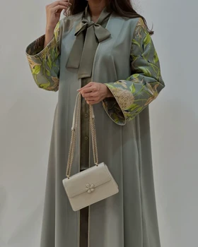مانتو وست