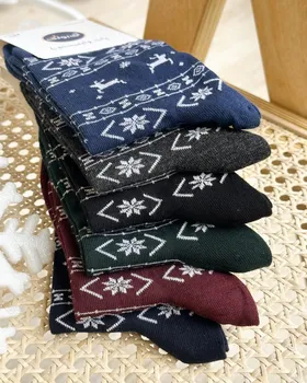 جوراب ساق‌دار طرح گوزن