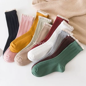 جوراب ساق‌دار لبه گیپوری