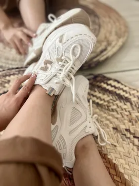 کفش نیو بالانس کرم وارداتی k shoes