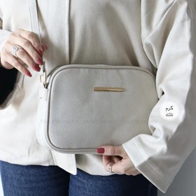 کیف زنانه دوشی مدل ماگریتا (کرم روشن)