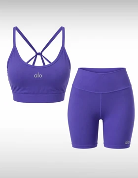 ست نیم‌تنه و شورتک ورزشی زنانه الو Alo Cozy Fit W