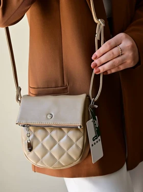 کیف دوشی زنانه بنو مدل سابرین کد 4811 (کرم)