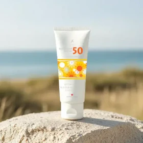 کرم ضدآفتاب فاقد رنگ لوسوئن SPF50 لوسوئن (LESOIN)