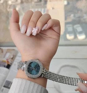 ساعت نگینی فلورا