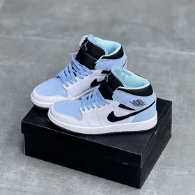 کفش نایک ایر جردن وان ساق‌دار سفید آبی Nike Air Jordan 1 High White Blue