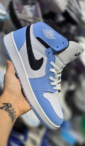 کتانی جردن وان ساق‌دار مشکی آبی