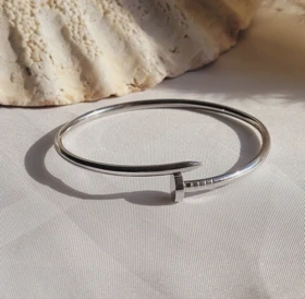 دستبند میخی کارتیر زنانه 829