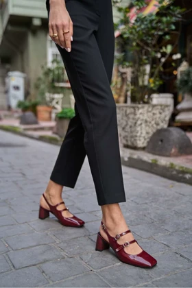 کفش پاشنه‌بلند کلاسیک زنانه madamra madamra