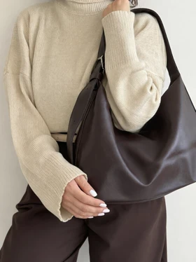 کیف بزرگ آذرین