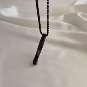 گردنبند مکعب عشق پیچ با/بدون حکاکی (زمان ساخت مدل با حکاکی 2 الی 4 روز کاری)