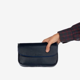 کیف دوشی چرم زنانه مدل d081