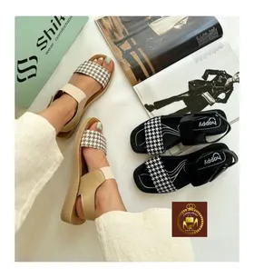صندل طبی تابستانه کشی و چسبی زنانه رویال