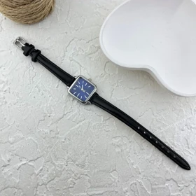 ساعت مچی زنانه فلورا، ظرافت در یک قاب مربعی