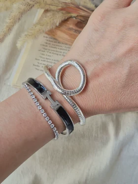 دستبند یا انگشتر ماری منعطف