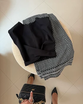 تاپ و شلوارک پارچه‌ای