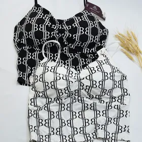 نیم‌تنه مایویی سیاه سفید