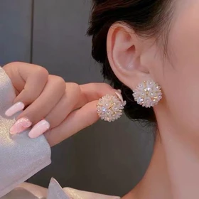 گوشواره توپی نگین‌دار
