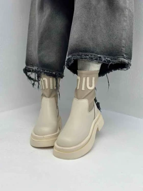 بوت MIU MIU