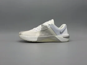 کتانی نایکی متکان 10 شیری کرم / Nike Metcon