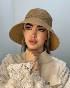 کلاه ساحلی پشت پاپیون